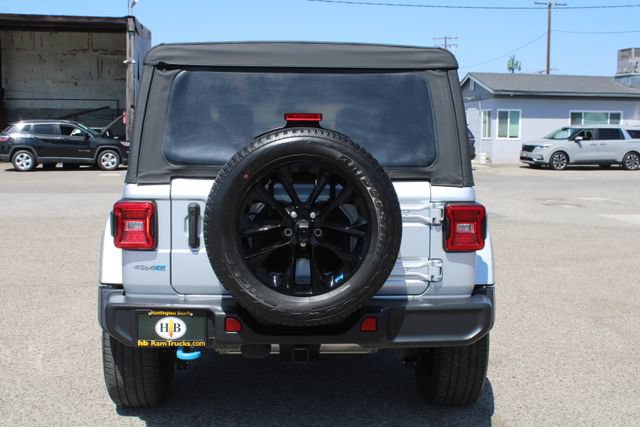 Used 2023 Jeep Wrangler Unlimited Sahara w/ Cold Weather Group AWD/4WD image 5