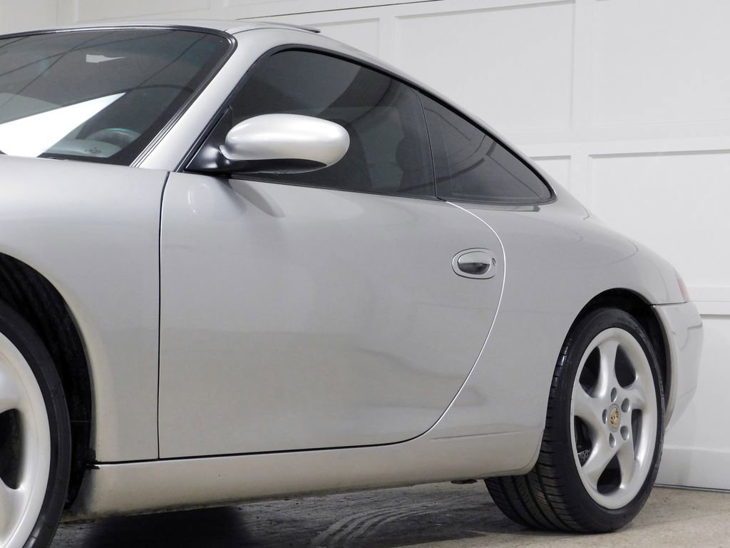 Used 2001 Porsche 911 Carrera 4 image 25