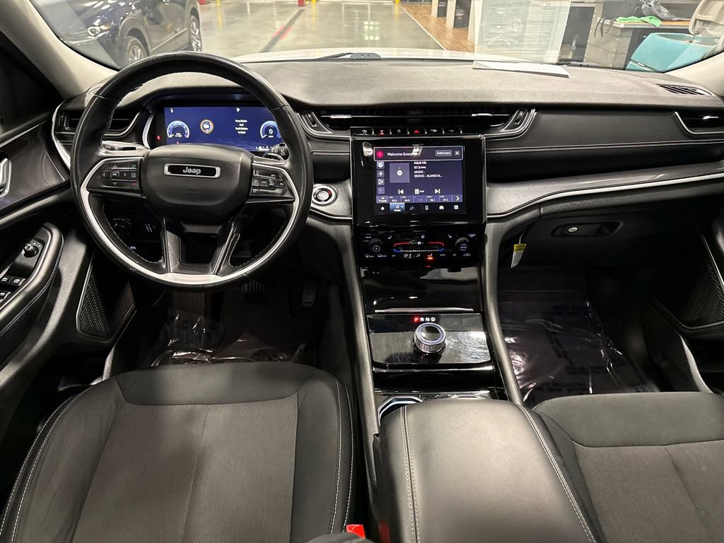 Used 2021 Jeep Grand Cherokee L Laredo w/ Luxury Tech Group I image 10