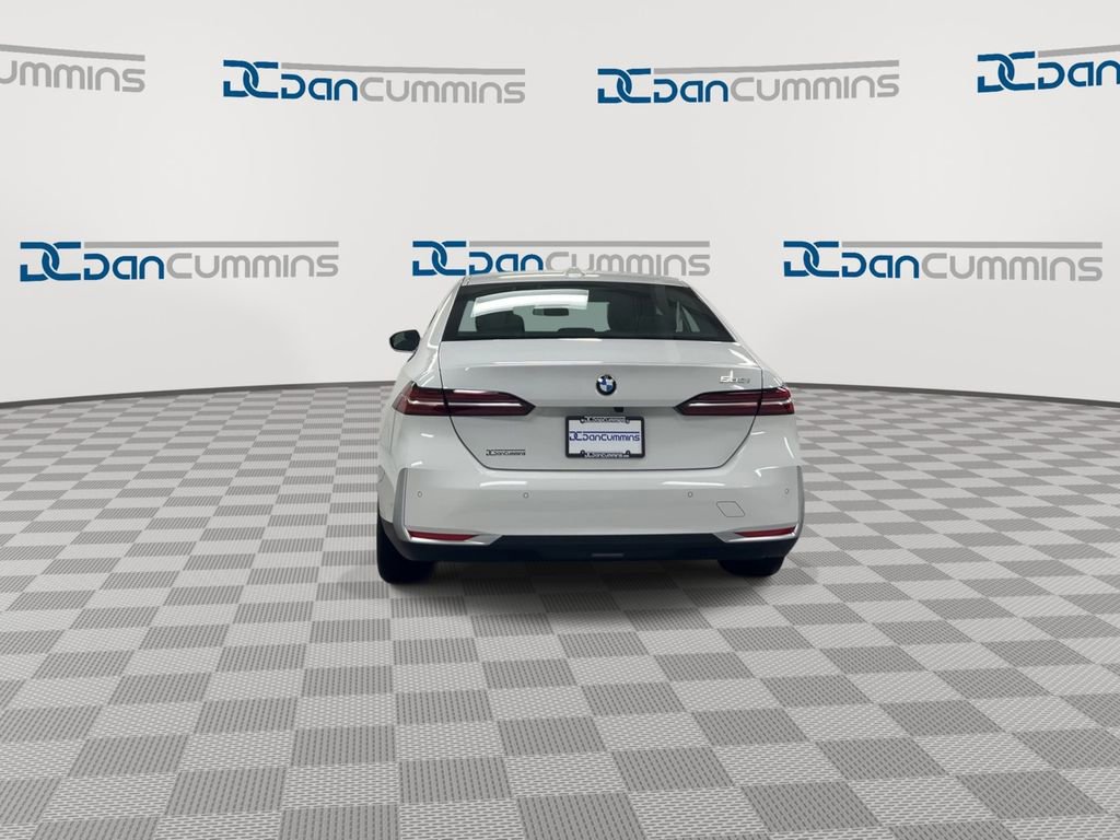 Used 2026 BMW 530i RWD image 7