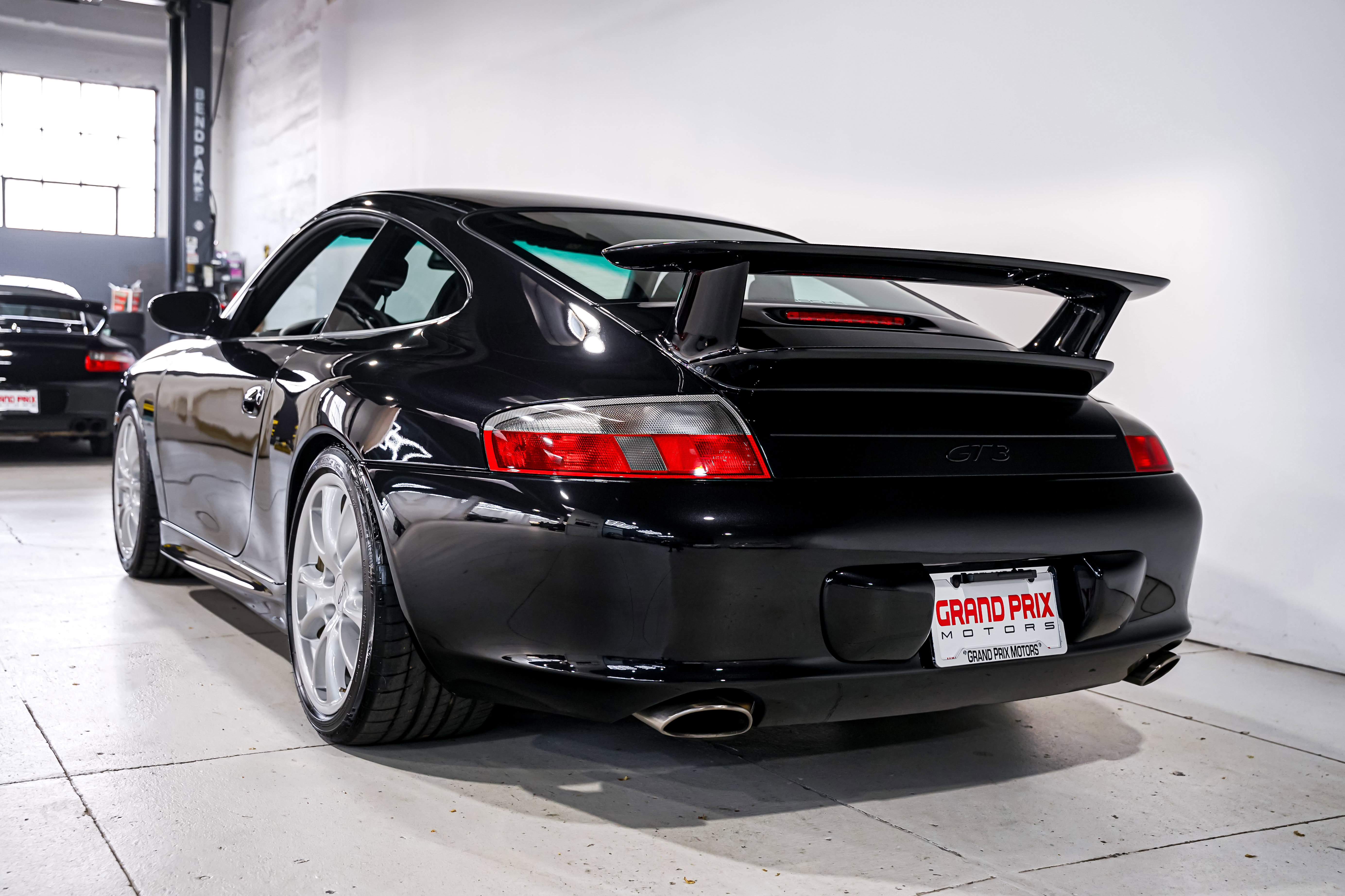 Used 2004 Porsche 911 GT3 image 40