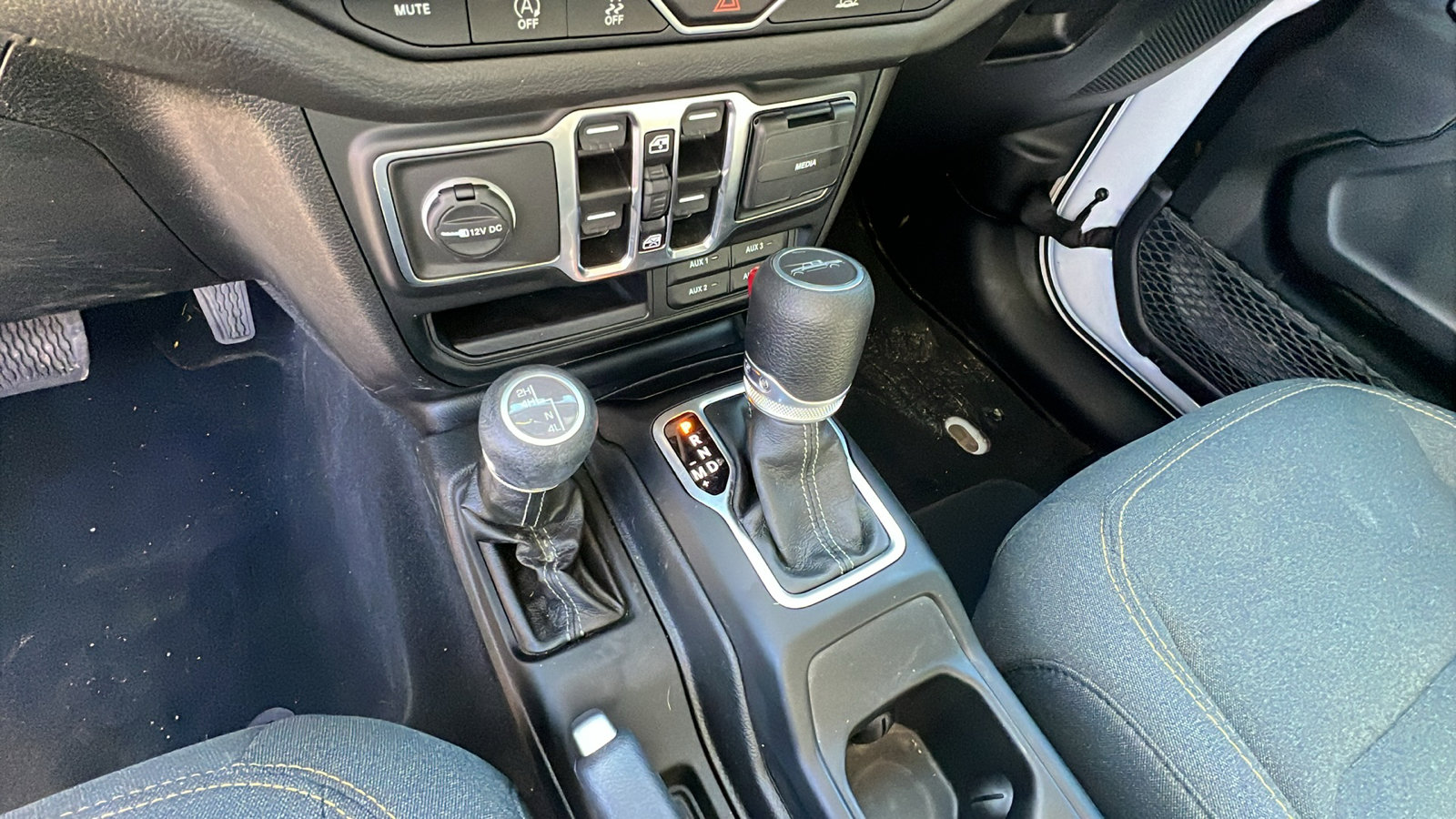 Used 2024 Jeep Gladiator Sport image 29