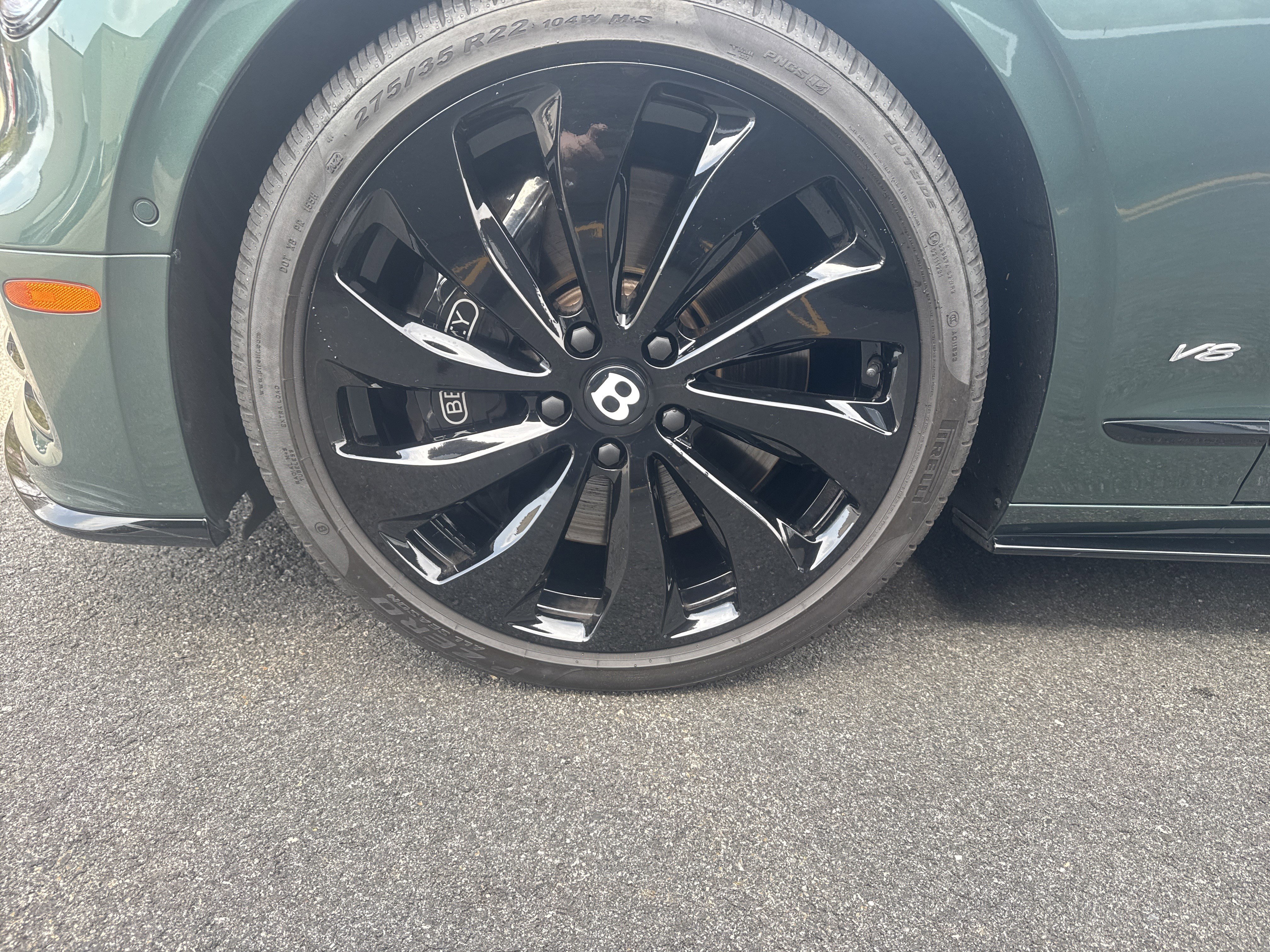 Used 2022 Bentley Flying Spur V8 image 6