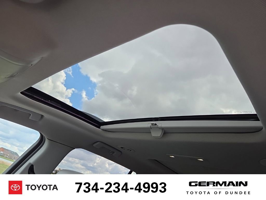 Used 2017 GMC Acadia SLT w/ LPO, Floor Liner Package image 32