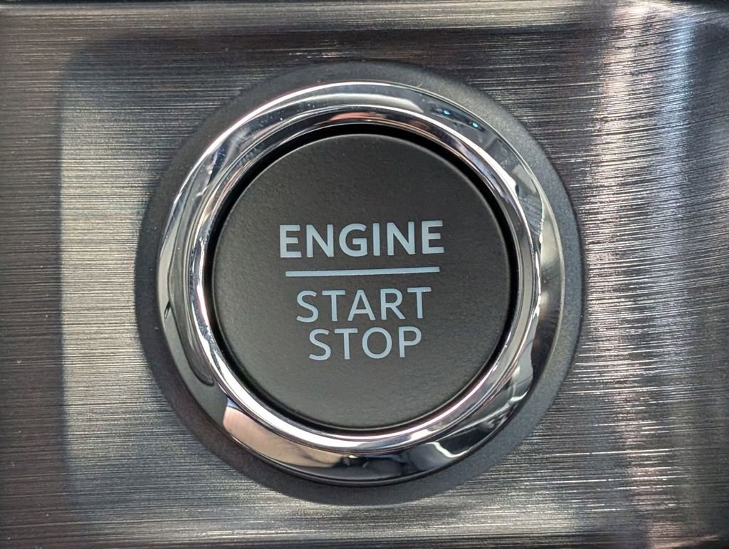 New 2025 Ford F250 Lariat w/ Lariat Ultimate Package image 28