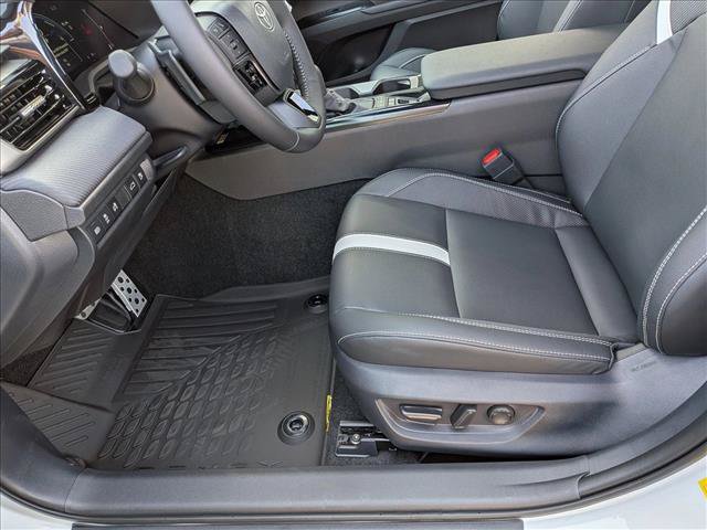 New 2026 Toyota Camry Hybrid w/ Multimedia Upgrade Package AWD/4WD image 4