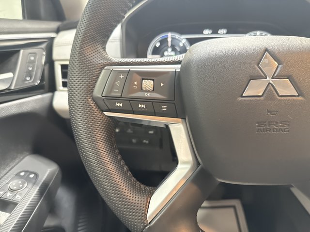 Used 2023 Mitsubishi Outlander SEL AWD/4WD image 17