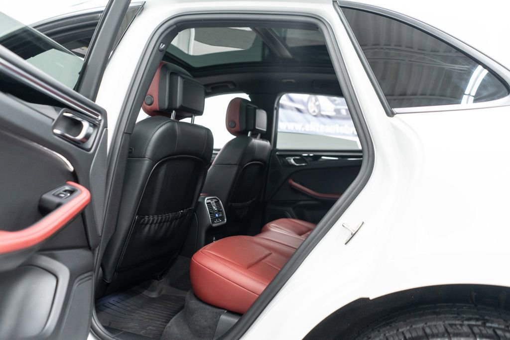 Used 2023 Porsche Macan image 27