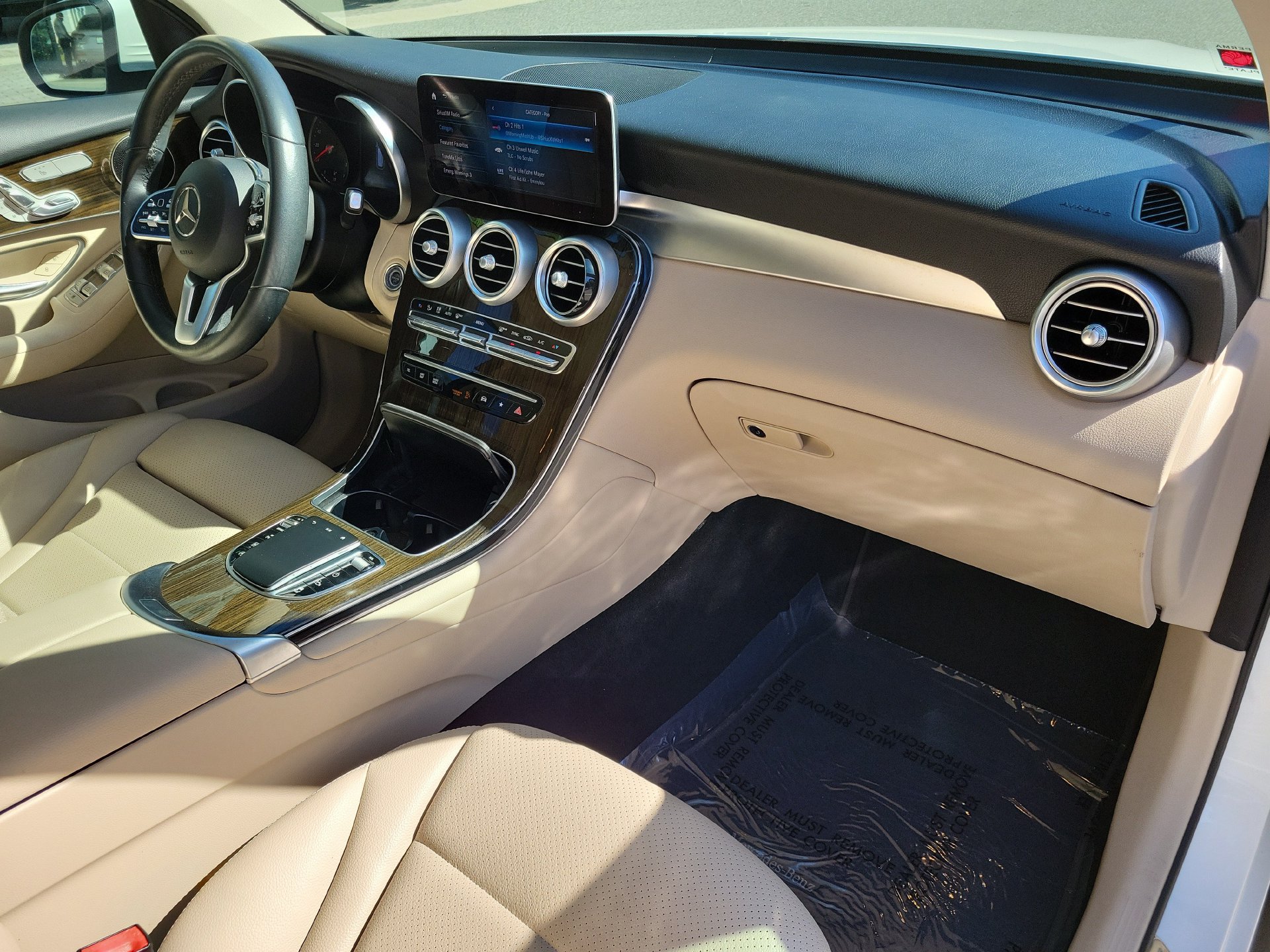Used 2021 Mercedes-Benz GLC 300 w/ Premium Package image 3