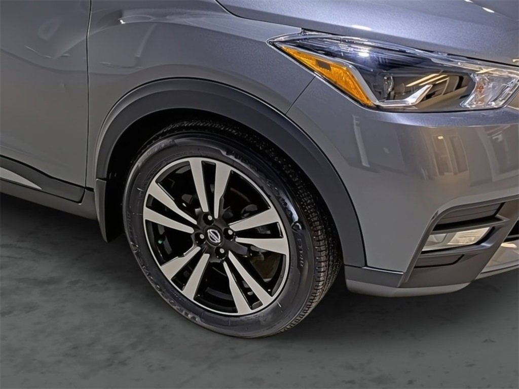 Used 2020 Nissan Kicks SR image 14
