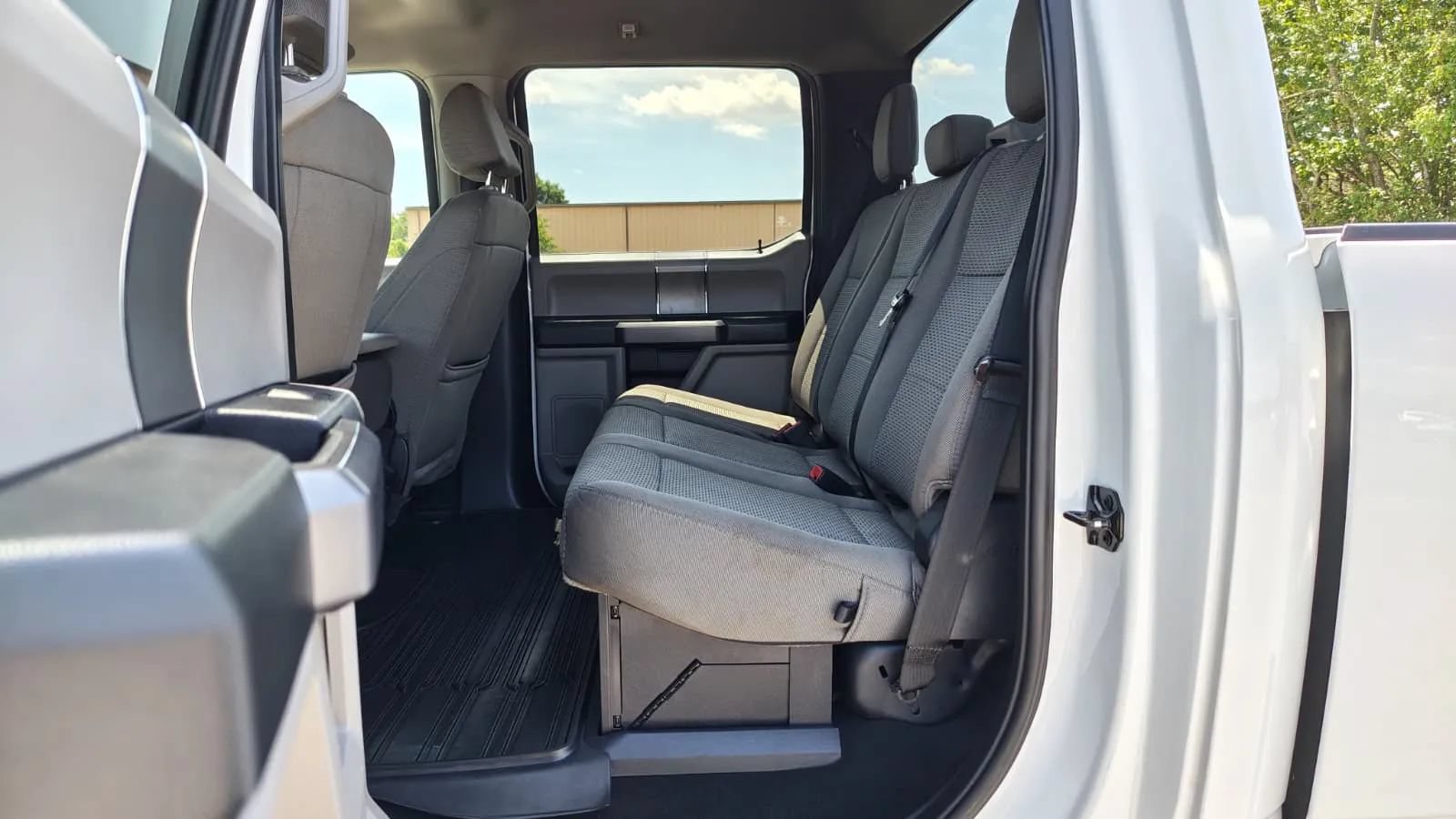 Used 2022 Ford F350 XLT w/ Black Appearance Package AWD/4WD image 14