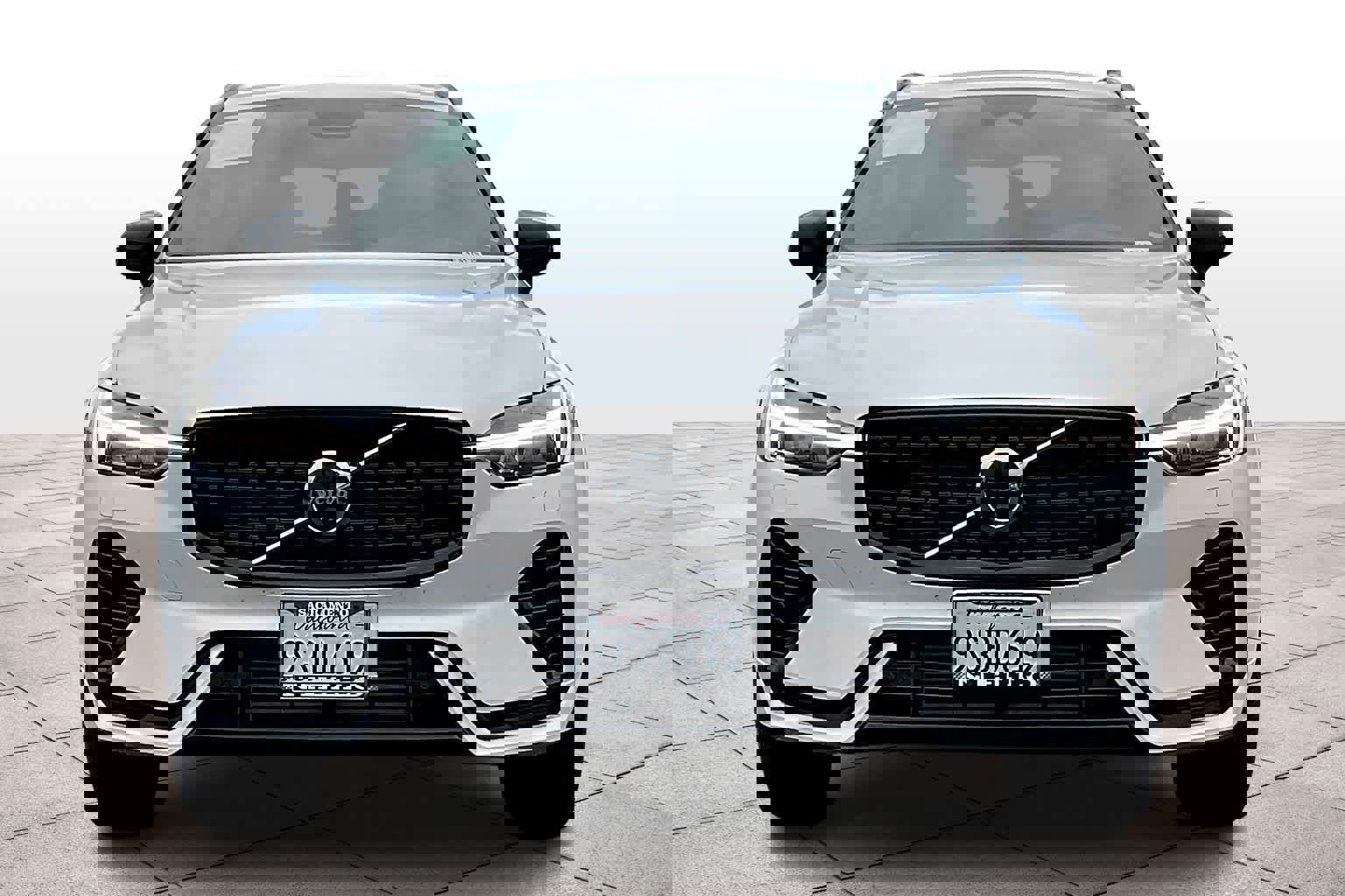 Used 2025 Volvo XC60 T8 Plus w/ Protection Package Premier image 3