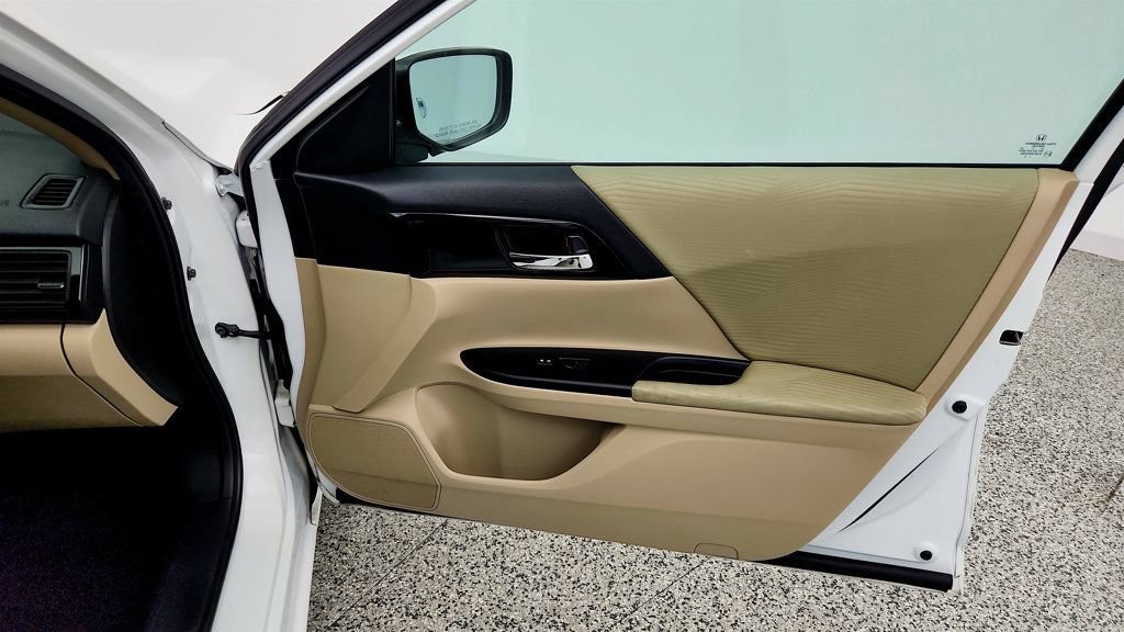 Used 2017 Honda Accord LX image 25