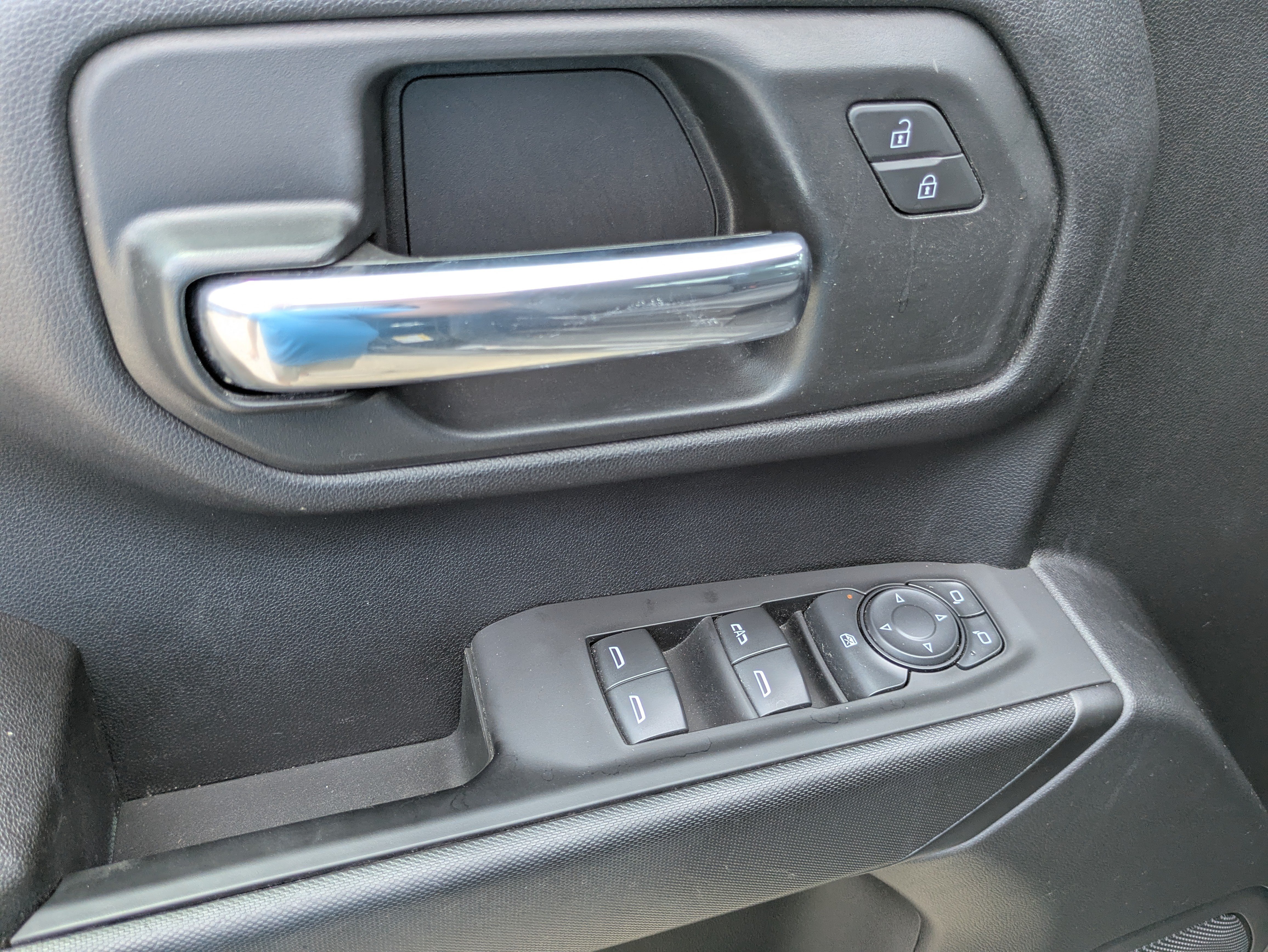 Used 2024 Chevrolet Silverado 1500 Custom RWD image 10