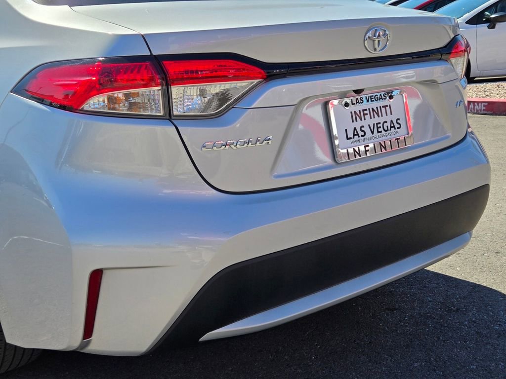Used 2022 Toyota Corolla LE FWD image 9