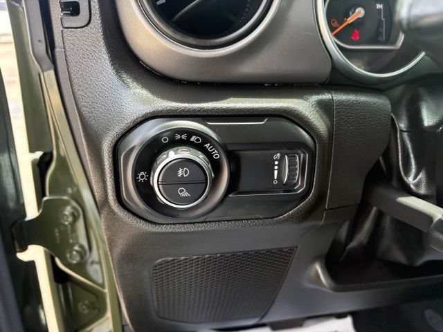 Used 2023 Jeep Gladiator Sport AWD/4WD image 25