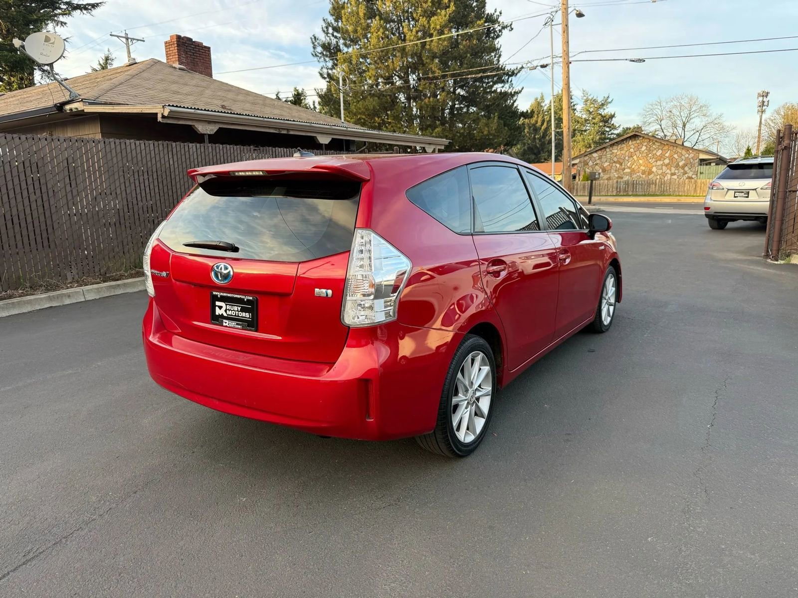 Used 2012 Toyota Prius V Five image 5