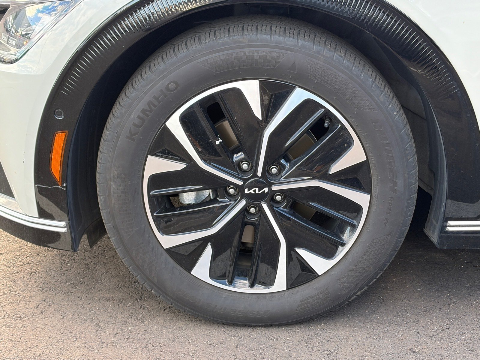 Certified 2024 Kia EV6 Wind w/ Wind Technology Package RWD image 6