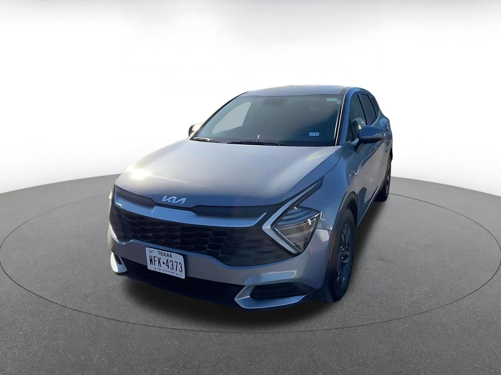 Used 2025 Kia Sportage LX image 7