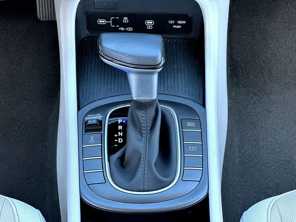 Used 2025 Hyundai Kona SEL image 33