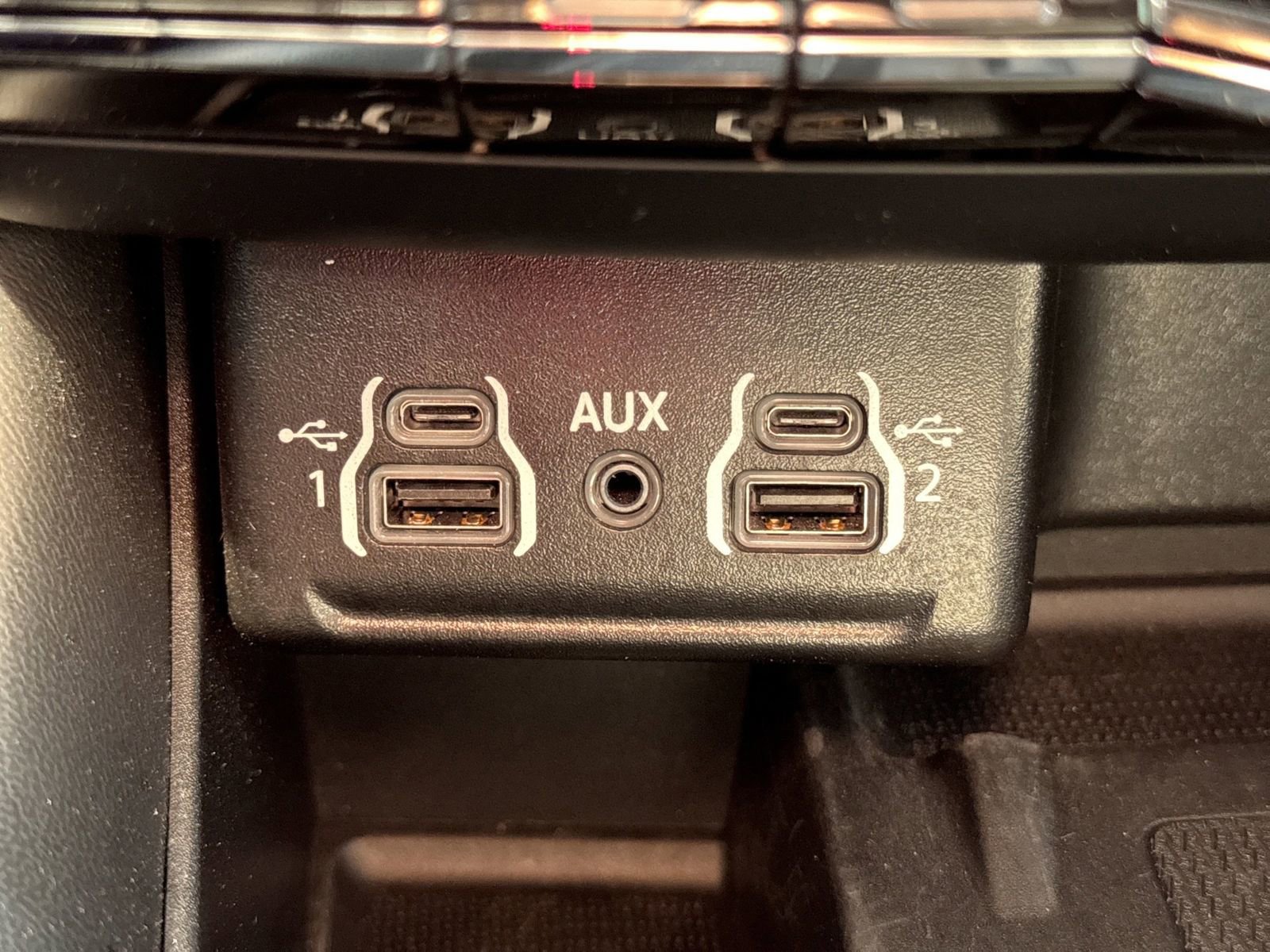 Used 2023 Dodge Durango R/T AWD/4WD image 40