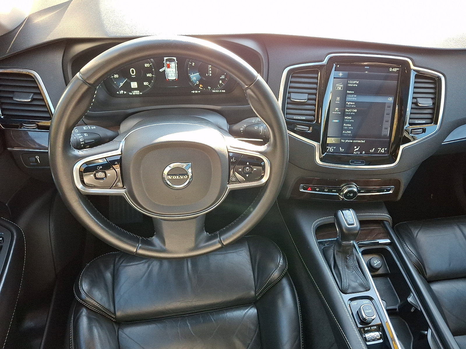 Used 2016 Volvo XC90 T6 Momentum w/ Momentum Plus Package AWD/4WD image 12