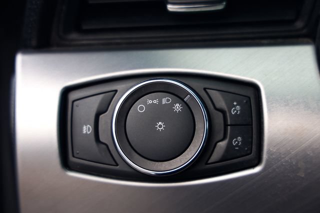 Used 2018 Ford Mustang Premium RWD image 41