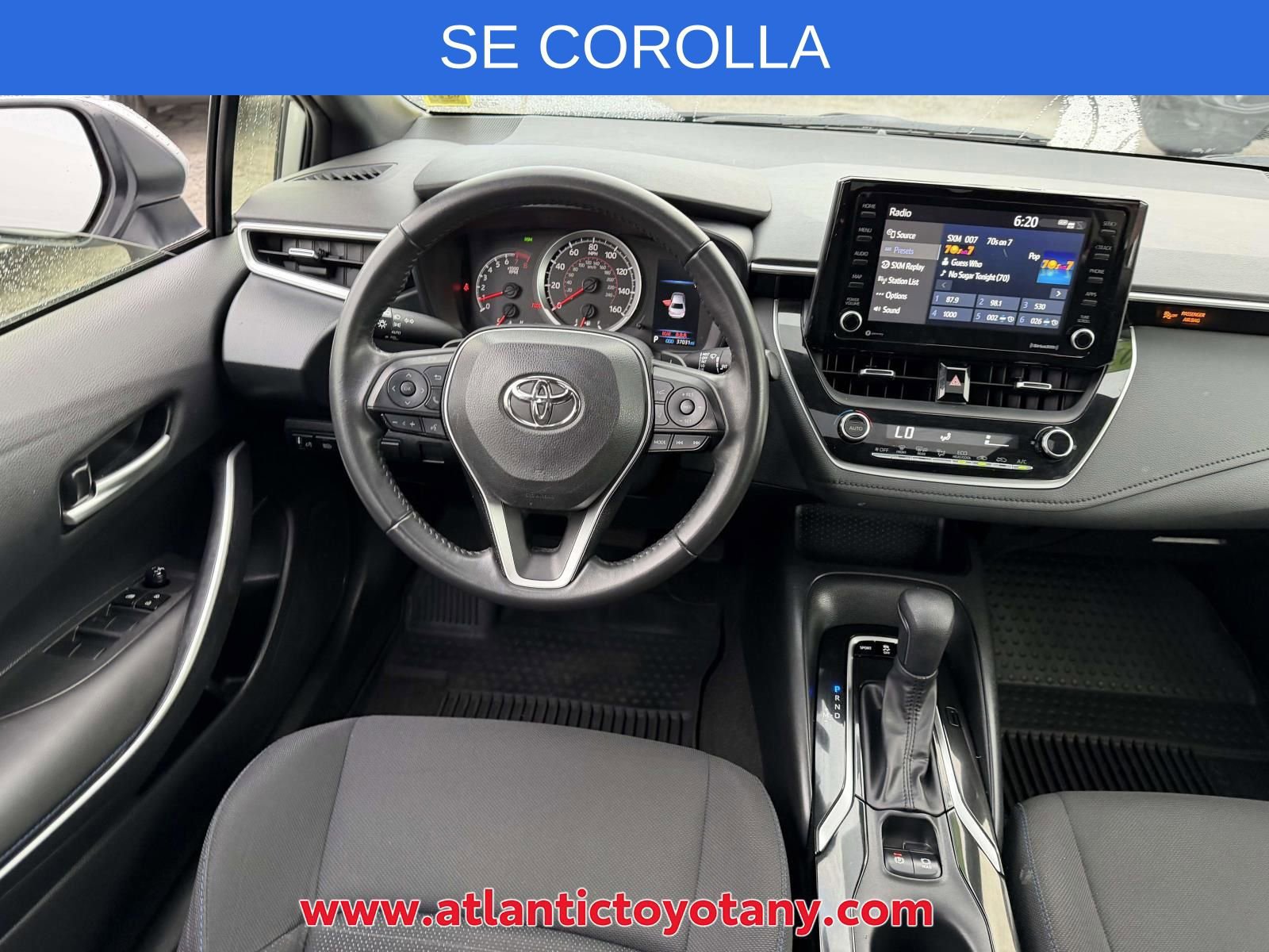 Used 2022 Toyota Corolla SE w/ SE Premium Package FWD image 17