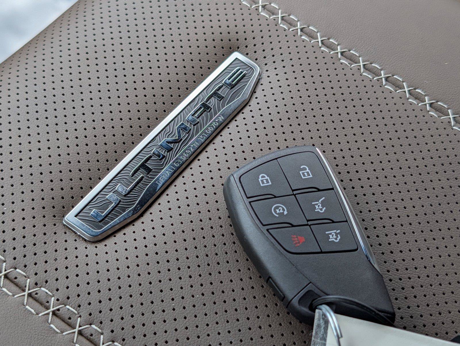 New 2026 GMC Yukon XL Denali Ultimate w/ LPO, Floor Liner Package AWD/4WD image 21