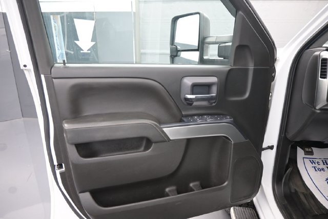 Used 2019 Chevrolet Silverado 2500 LT AWD/4WD image 9