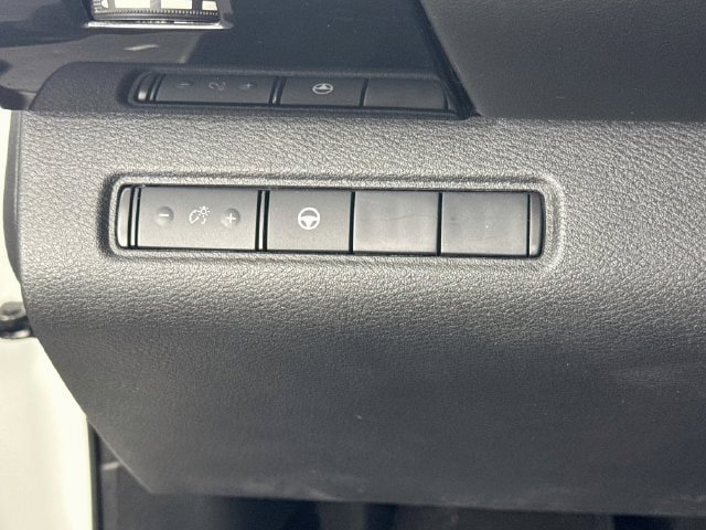 Used 2024 Nissan Pathfinder SV FWD image 10