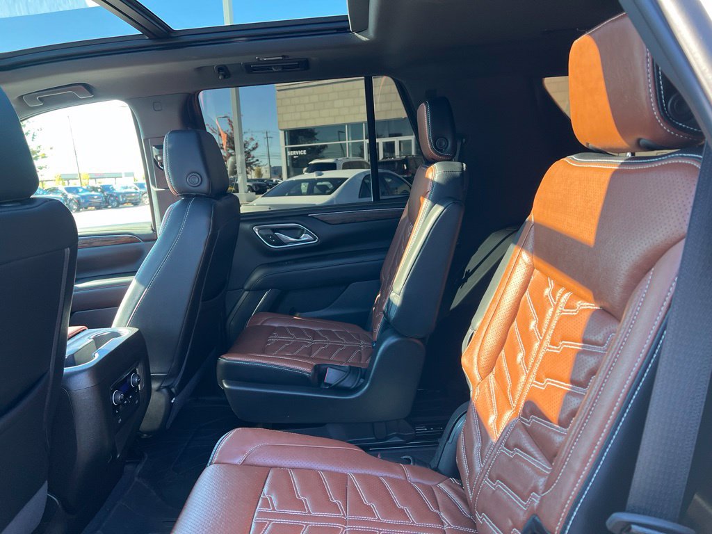 Used 2023 Chevrolet Tahoe Premier w/ Max Trailering Package AWD/4WD image 18