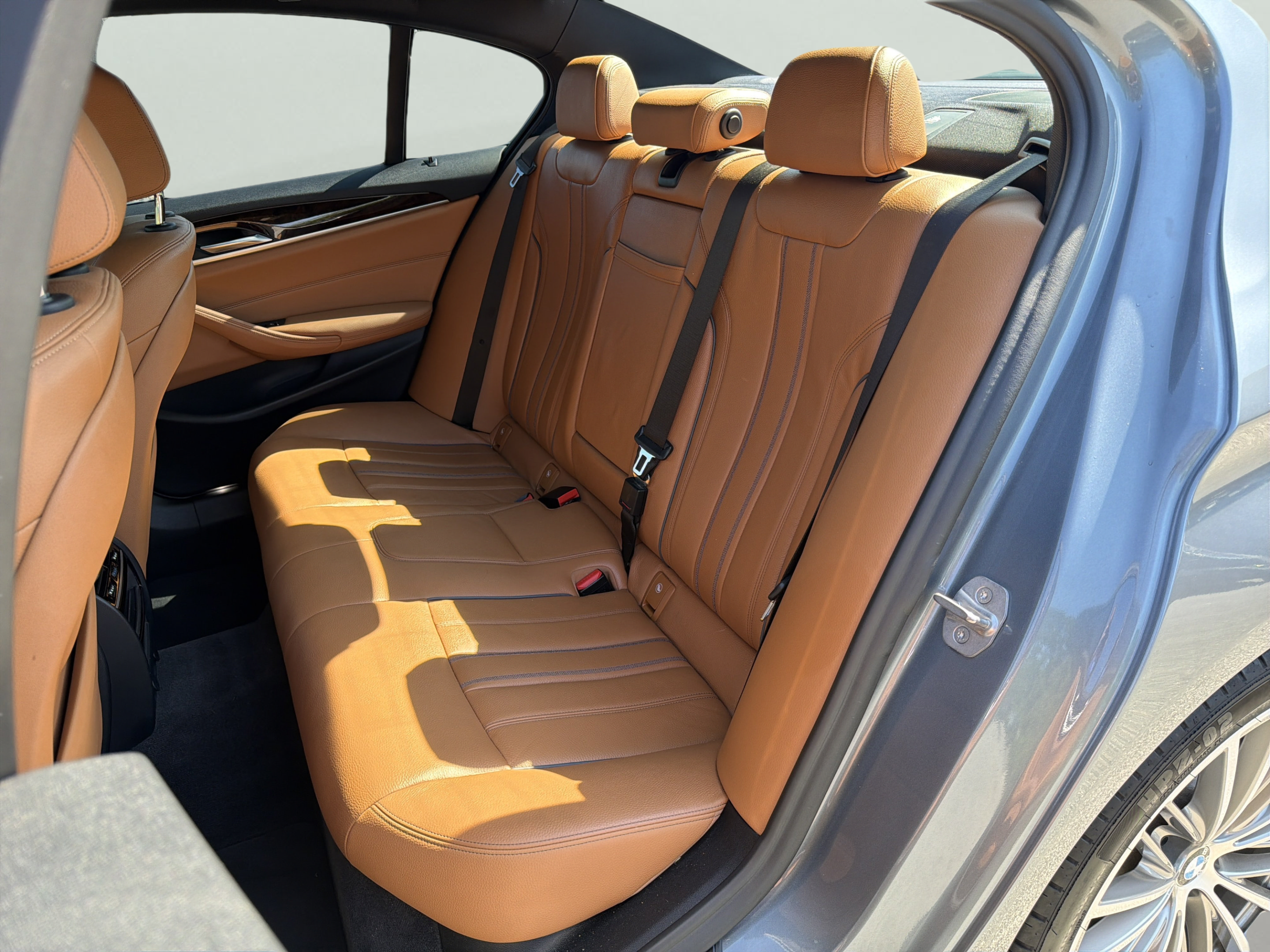 Used 2018 BMW 530i w/ Premium Package RWD image 25