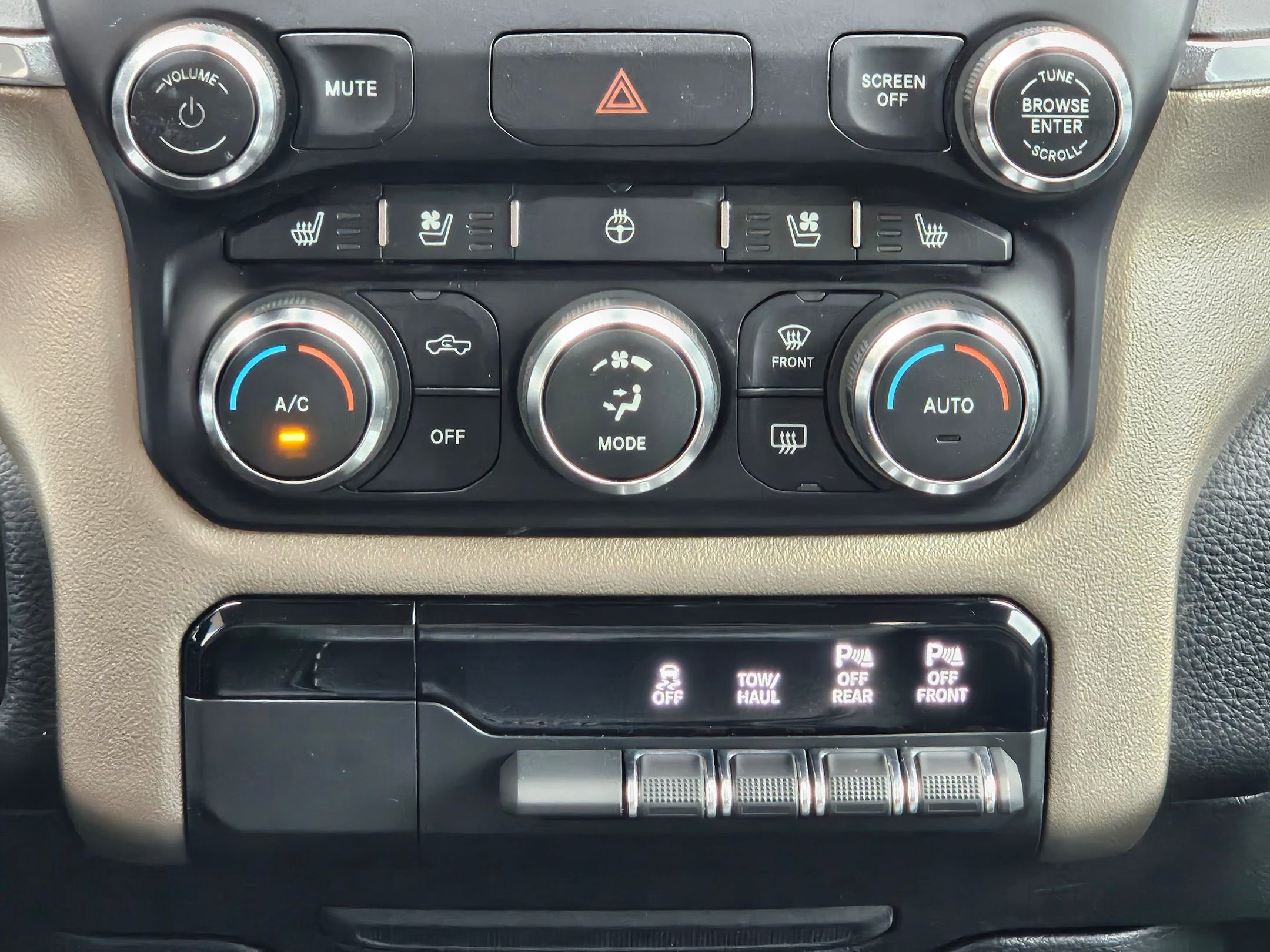 Used 2019 RAM 1500 Laramie image 13