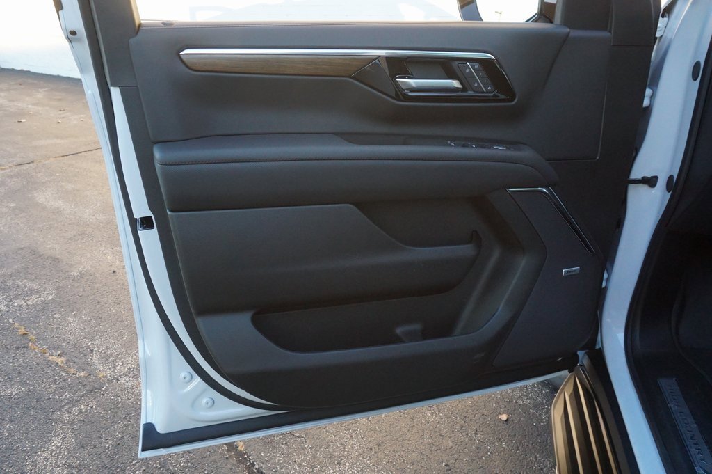 New 2026 Chevrolet Suburban High Country w/ Sun And Tow Package image 26