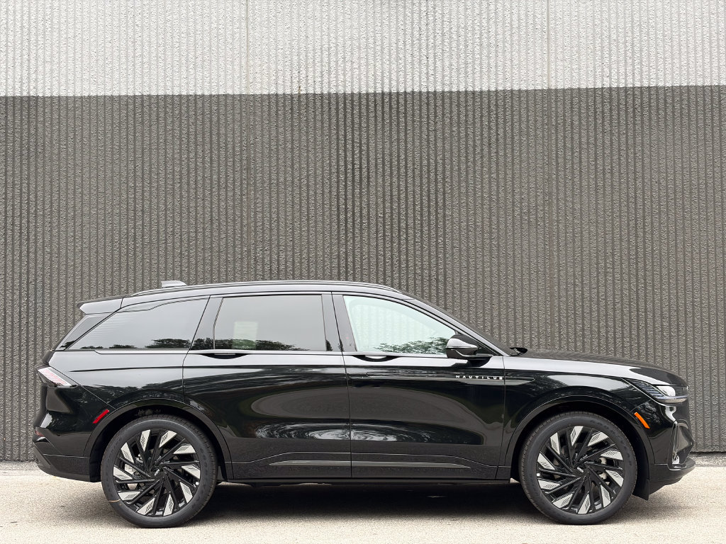 New 2026 Lincoln Nautilus Reserve AWD/4WD image 8