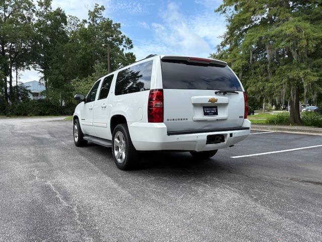 Used 2012 Chevrolet Suburban LT RWD image 7