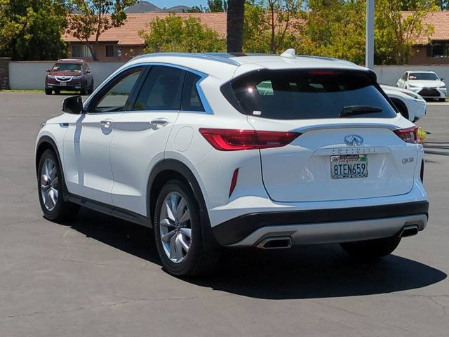 Used 2020 INFINITI QX50 Luxe w/ Navigation Package FWD image 7