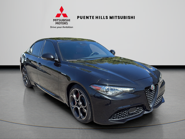 Used 2023 Alfa Romeo Giulia Veloce RWD image 3