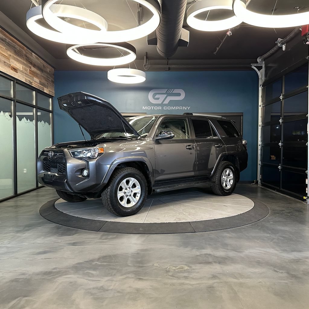 Used 2020 Toyota 4Runner SR5 Premium w/ Moonroof Package AWD/4WD image 25