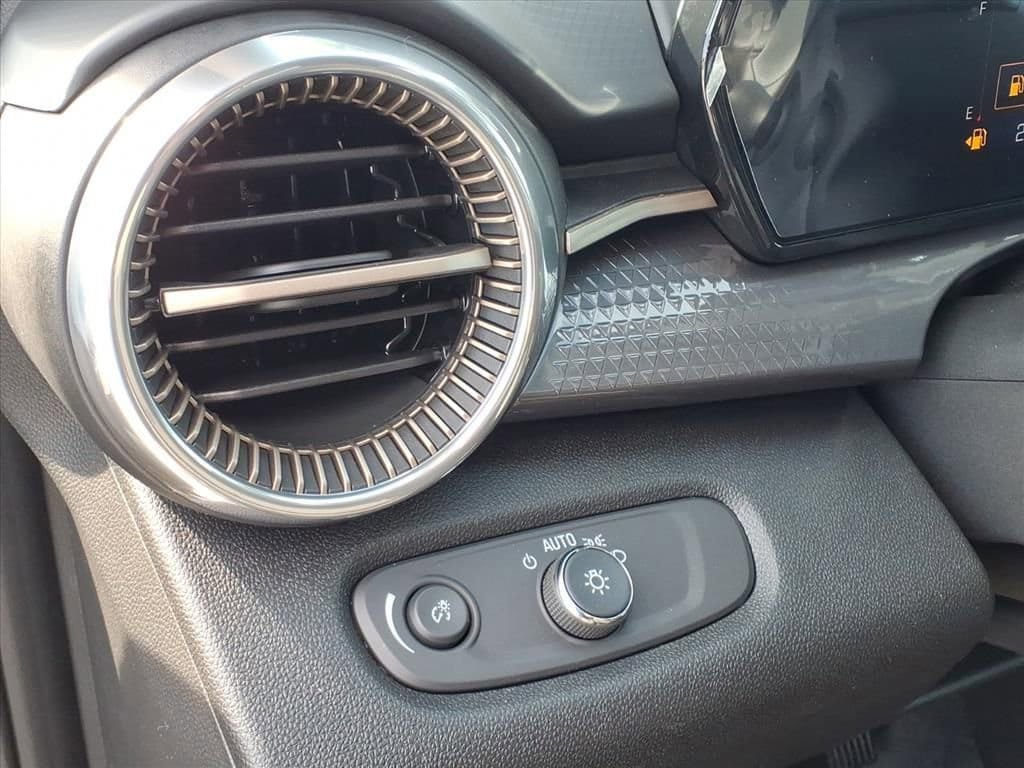 New 2026 Chevrolet Trax ACTIV FWD image 15