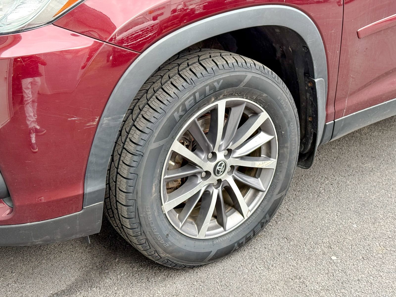 Used 2019 Toyota Highlander XLE image 6