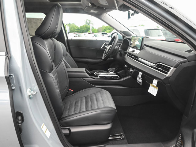 New 2025 Mitsubishi Outlander SE image 29
