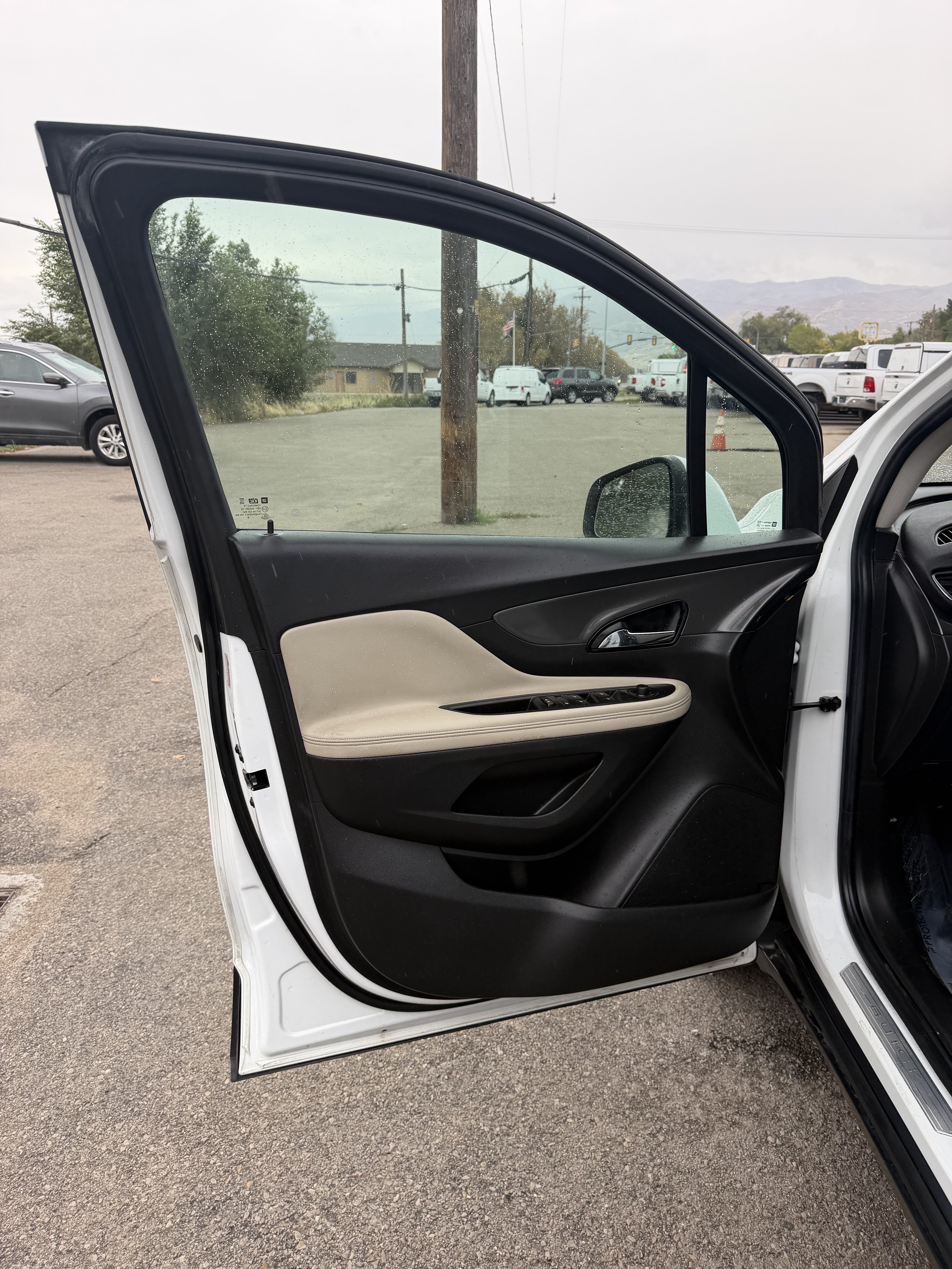 Used 2017 Buick Encore Preferred FWD image 17