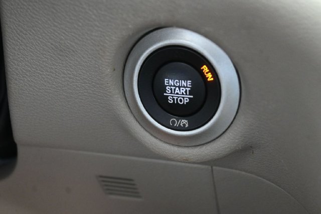 Used 2023 Chrysler Pacifica Touring-L FWD image 21