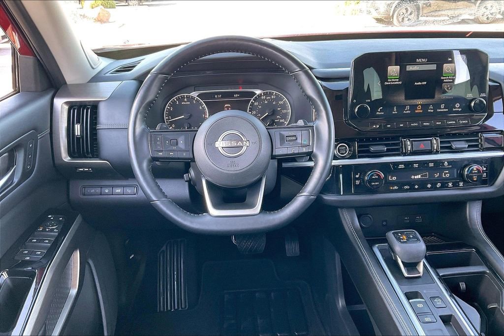 Used 2022 Nissan Pathfinder Platinum w/ Cargo Package FWD image 5