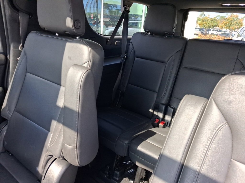 Used 2023 Chevrolet Suburban Z71 w/ Luxury Package image 27