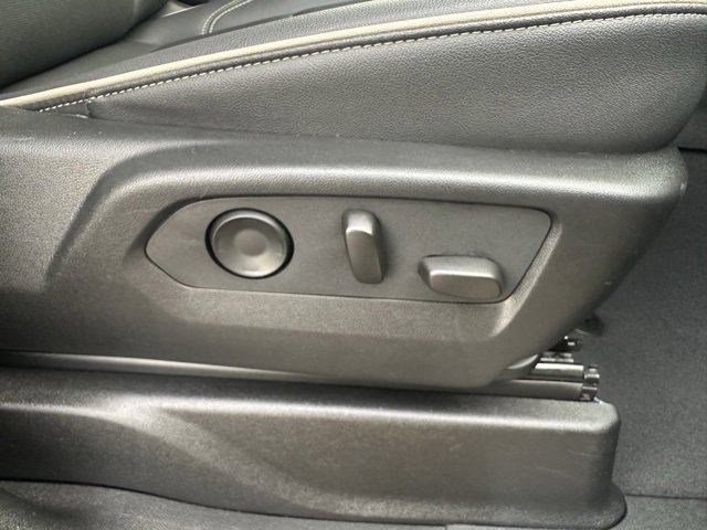 Used 2024 GMC Yukon SLT image 14