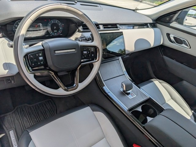 Certified 2025 Land Rover Range Rover Velar S image 4