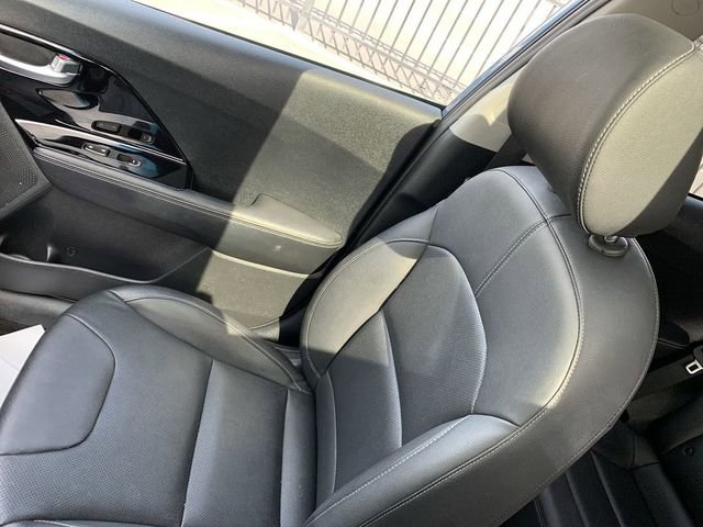 Used 2022 Kia Niro Touring Special Edition FWD image 30